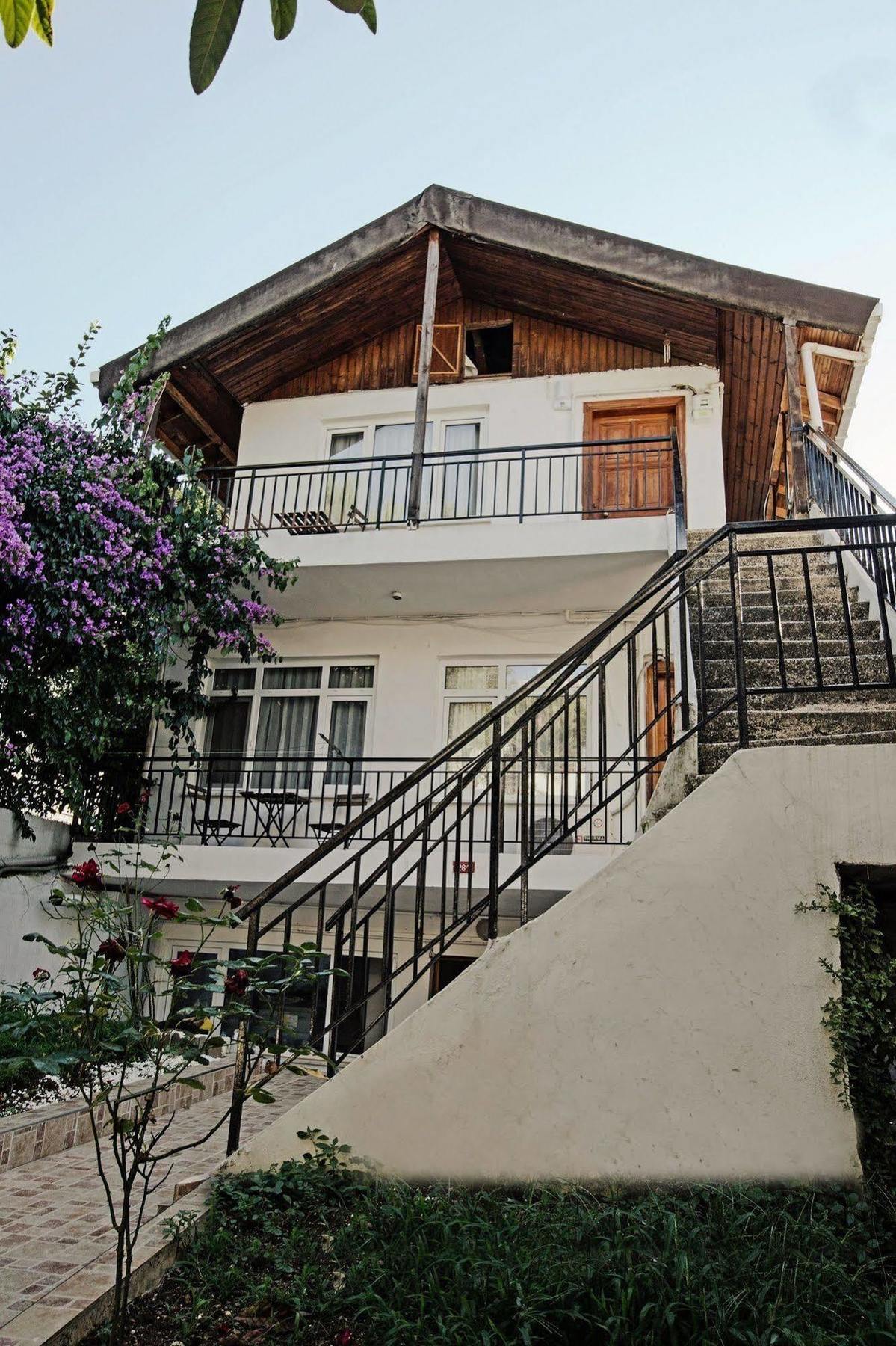 جزر الأمراء Buyukada Apart Hotel - Sehbal المظهر الخارجي الصورة